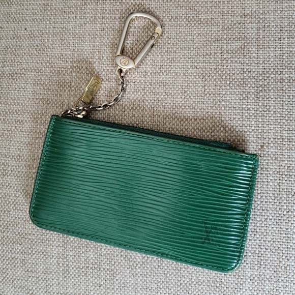 Authentic Louis Vuitton Cles Epi - Picture 2 of 5